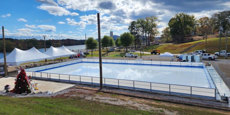 Ice skating rink now open in Gadsden